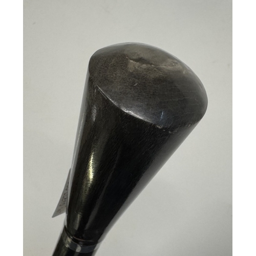 1116 - An art deco period segmented polished horn walking cane. Length 97cm