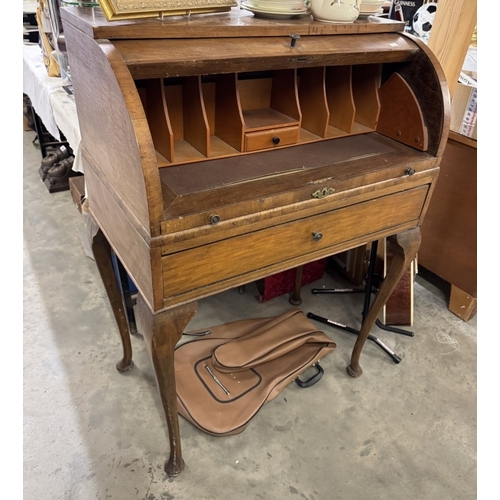 1187 - A roll top writing desk