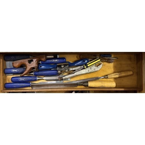 1557 - An old tool chest with a good collection of vintage tools & other tools