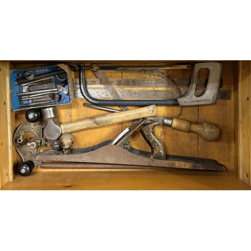 1557 - An old tool chest with a good collection of vintage tools & other tools