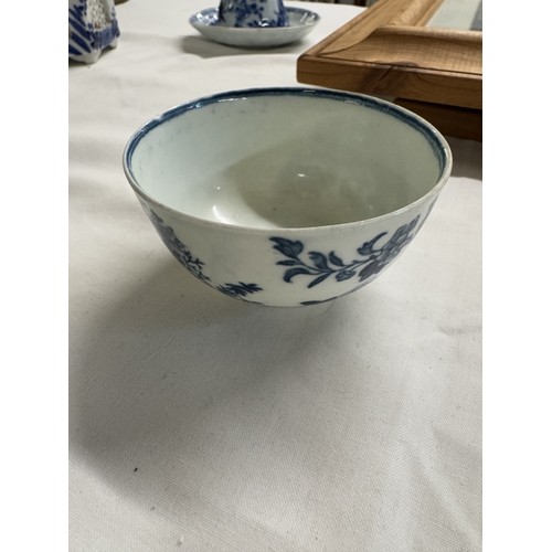 1194 - A quantity of Chinese blue & white ceramics including planters, vase etc