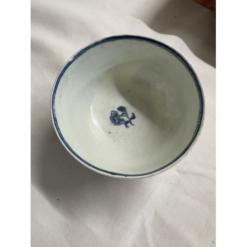 1194 - A quantity of Chinese blue & white ceramics including planters, vase etc