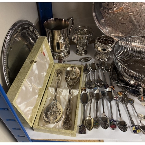 1528 - A good lot of silver plate cutlery & commemorative spoons