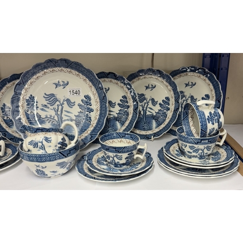 1540 - A 27 piece Real Old Willow dinner set by Booths