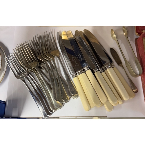 1549 - A good lot of cutlery including sets