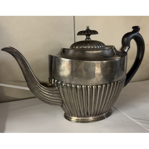 1564 - 3 vintage silver plate teapots