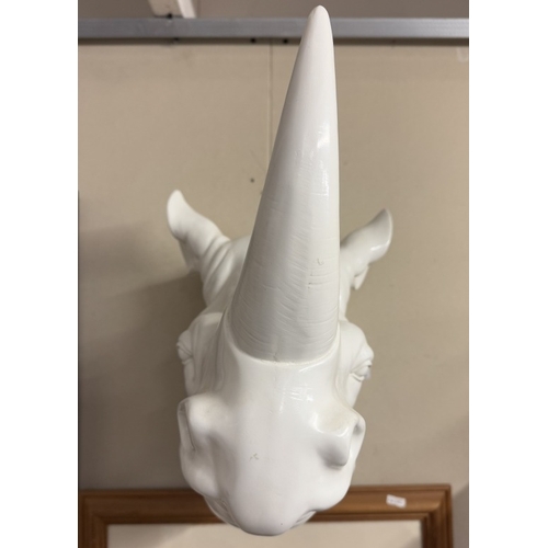 1508 - A faux plastic Rhino head