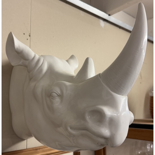 1508 - A faux plastic Rhino head