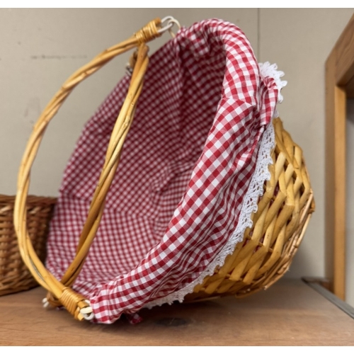 1512 - 2 new wicker baskets