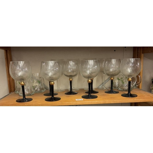 1513 - A good lot of large wine glasses (set of 8, set of 4 & 6 beer glasses)