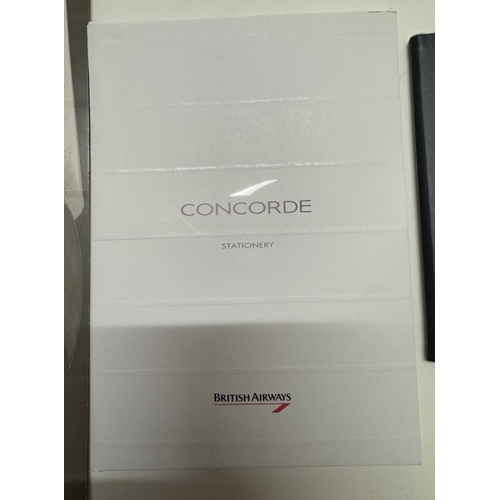 1518 - A Concorde folder with gift items & cross pen in case