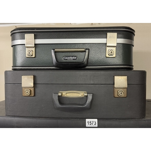 1573 - 2 vintage suitcases