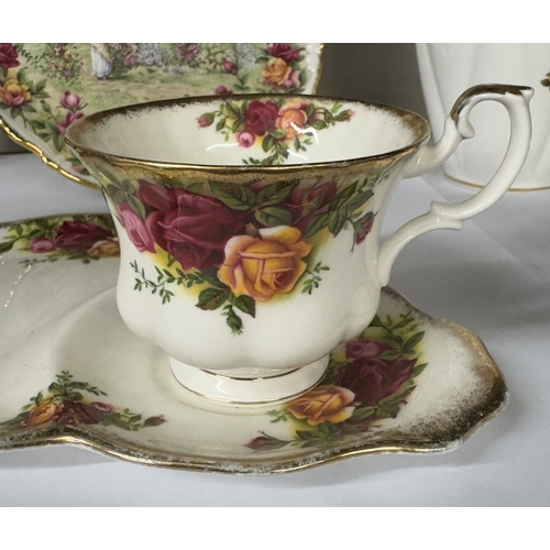 1574 - A quantity of Royal Albert Old Country Rose items