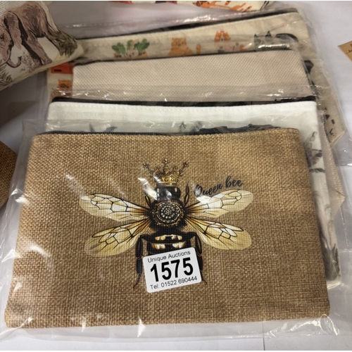 1575 - 8 new ladies toiletry/make up bags