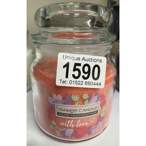 1590 - 4 new Yankee candles