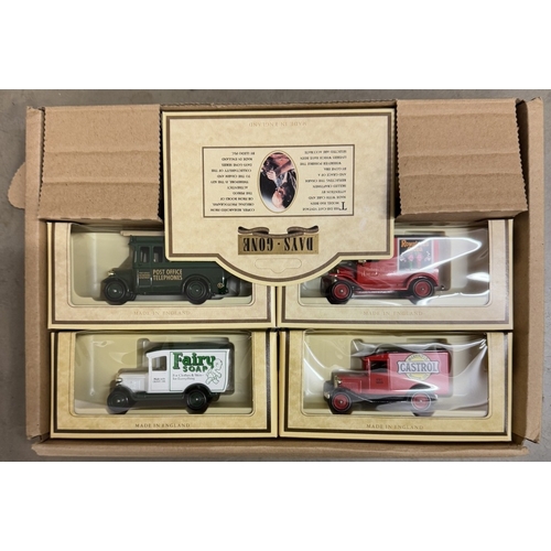 1592 - A quantity of boxed die cast Shell sports car collection & Lledo vehicles including vintage network ... 