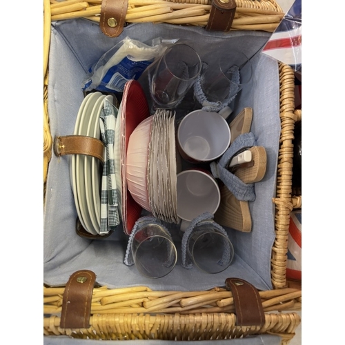 1817 - A good quality wicker picnic basket