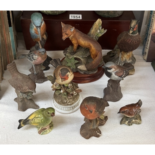 1954 - A collection of bird ornaments including Beswick & A Foo figurine