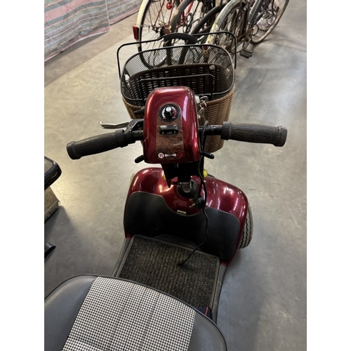 1981 - A Shopper Cadiz full suspension 8+ Mpg mobility scooter. All working with extra shopping baskets, ch... 