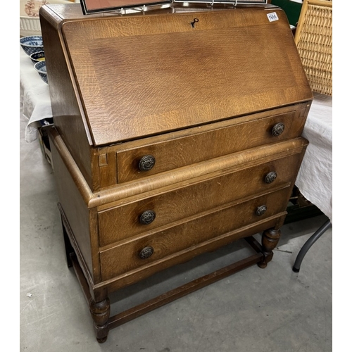 1666 - A 1930's oak/ply bureau