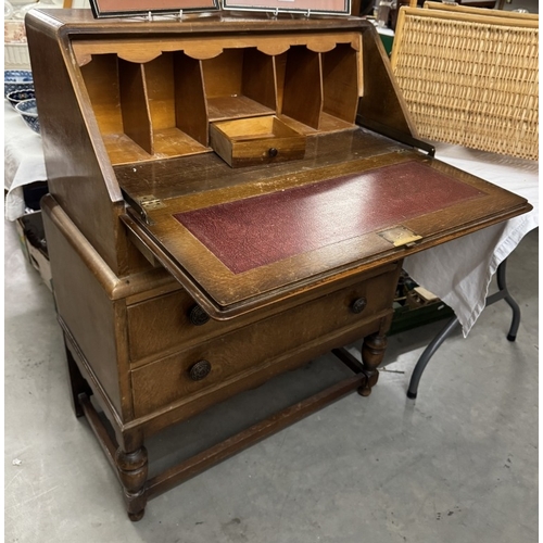 1666 - A 1930's oak/ply bureau