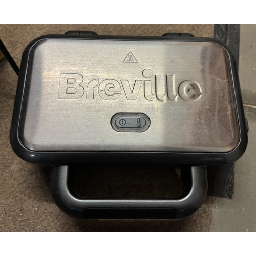 1715 - A Tower deep fill sandwich toaster, Breville & 1 other sandwich toaster & a Russell Hob hand mixer