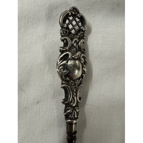 1730 - 3 Silver handled button hooks