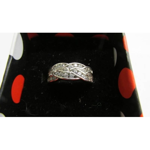 1085 - A cubic zirconia ring in silver (.925)