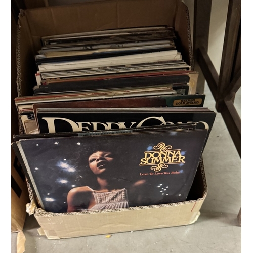 1730X - 3 Large boxes of vinyl records including box sets