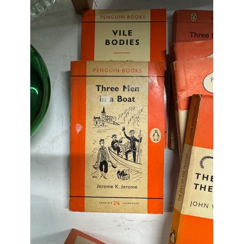 1827 - A quantity of Penguin books