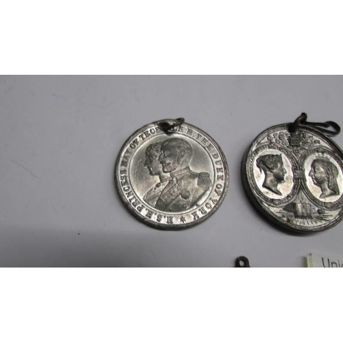 1153 - Three Victorian medallions.