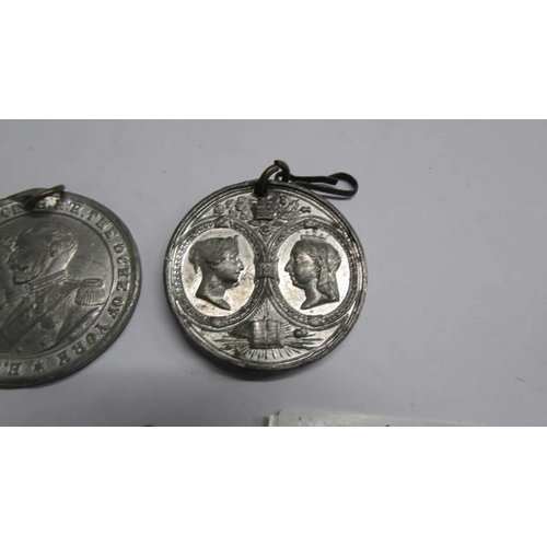 1153 - Three Victorian medallions.