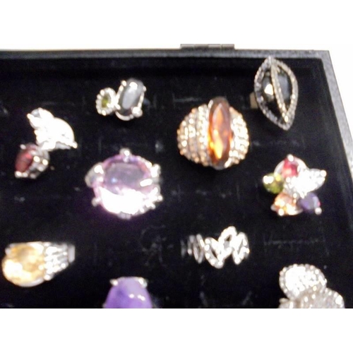 1173 - Fifty good assorted dress rings, all different (case not included).