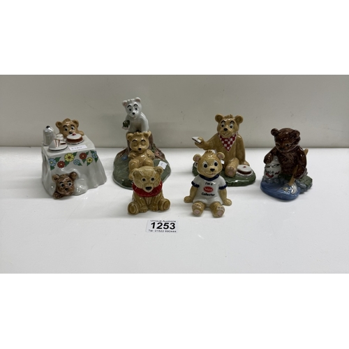 1253 - A quantity of Wade Teddy Bears Picnic figures