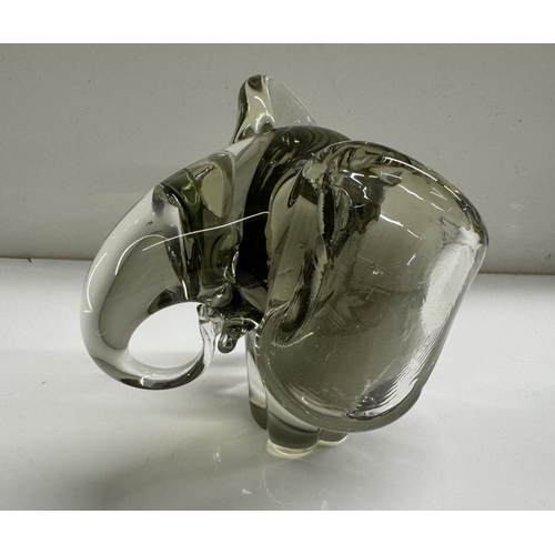 1256 - 4 Heavy glass elephants