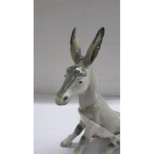 1231 - A Lladro/NAO style spanish donkey.