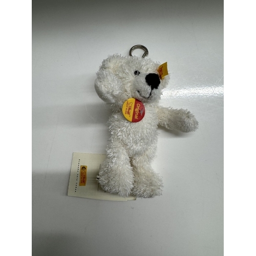 1271 - 3 Steiff keyrings and a Steiff bear