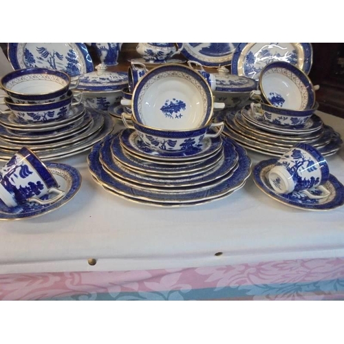 1283 - Approximately 52 pieces of Booths 'Real Old Willow' dinner and tea ware.