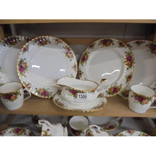 1300 - A quantity of Royal Albert Old country Roses porcelain (all first quality).