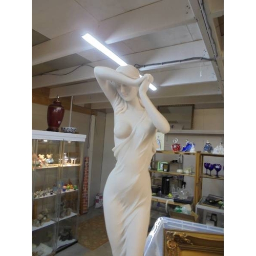 1371 - A good quality semi-nude garden statue.