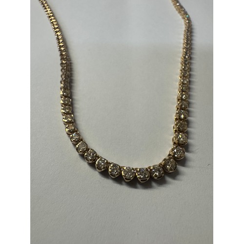 1013 - A yellow gold 5.4 carats diamond necklace, 18.56 grams.