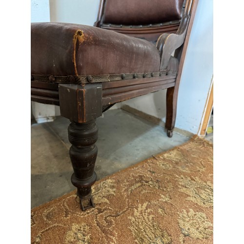 1701 - A Victorian leather parlour chair