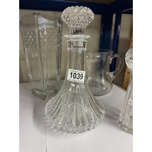 1039 - A nice lot of glassware including a decanter