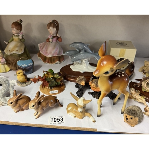 1053 - A good lot of assorted items including World Of Miniature Bears & Sherratt & Simpson