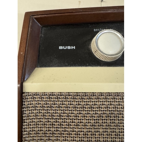 1059 - A vintage Bush radio