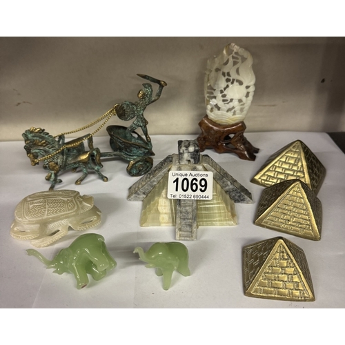 1069 - A nice quantity of items including Pyramids, scarab beetle etc