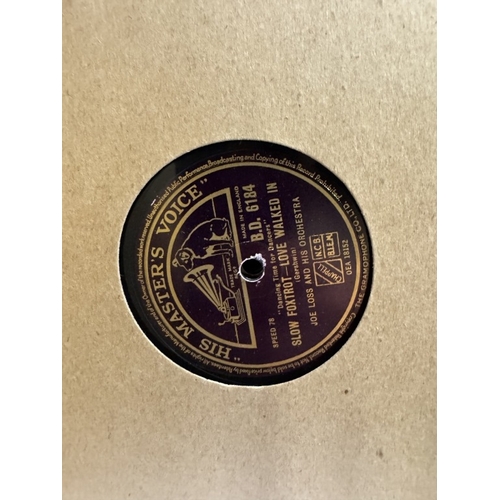 1081 - A quantity of gramophone records