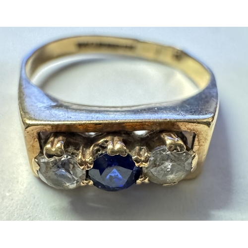 1015 - A vintage blue/white stone set ring in 9ct gold, Birmingham hall mark, size M, 2.1 grams.