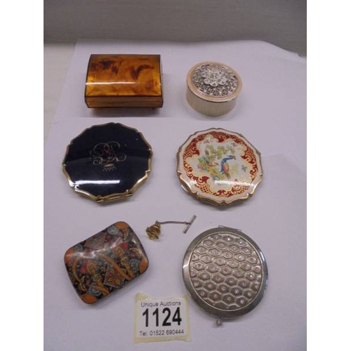 1124 - Two vintage Stratton compacts, another compact and three trinket boxes.