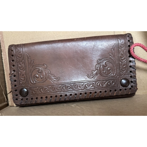 1471 - A quantity of various handbags